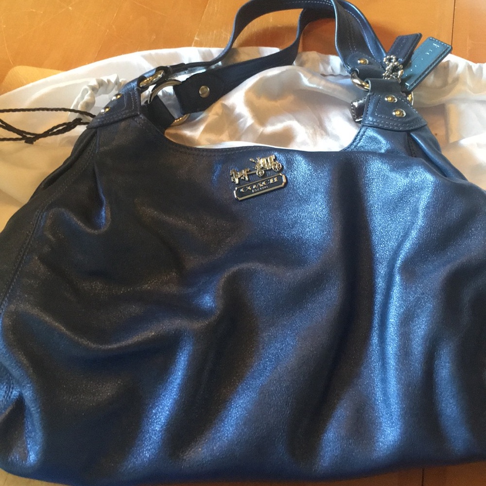 Coach blue shoulder bag.